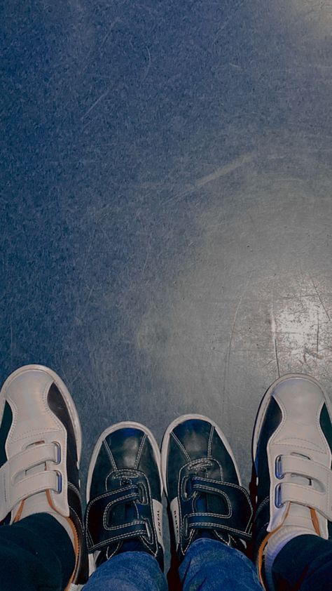 Bowling Date Aesthetic, Couple Bowling, Bowling Date Outfit, Couple Insta Story Ideas, Marvel Instagram, Fun Dates, Alphabet Dating, Bowling Outfit, Photo Recreation