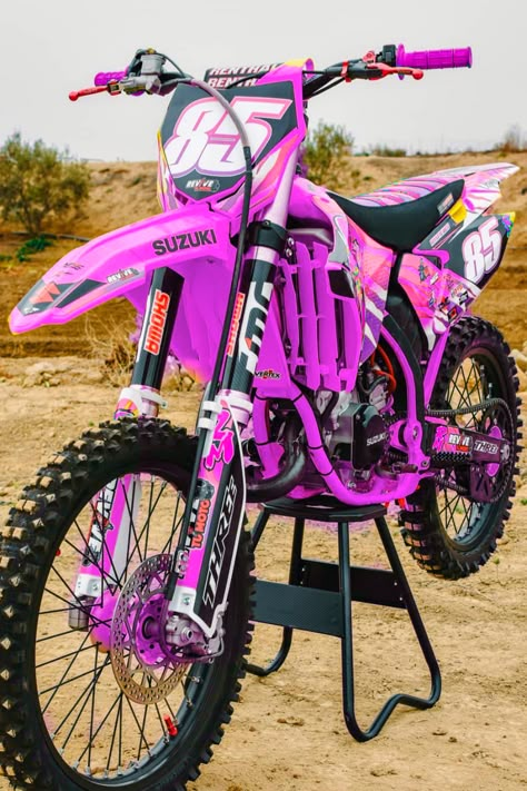 Pink Dirt Bike, Suzuki Motocross, Suzuki Dirt Bikes, Ktm Supermoto, Dirt Bikes For Sale, Dirt Bike Gear, Motocross Gear, Motocross Love, Cool Dirt Bikes