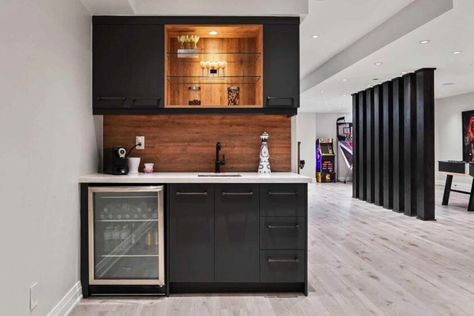 30 Basement Kitchenette Ideas to Maximize Space - ENZO Basement Kitchen Cabinet Ideas, Rec Room Kitchenette, Basement Wet Bar With Full Size Fridge, Basement Kitchenette With Fridge, Wet Bar Ideas Basement, Basement Kitchenettes, Basement Kitchenette Bar, Unfinished Basement Playroom, Basement Kitchenette Ideas