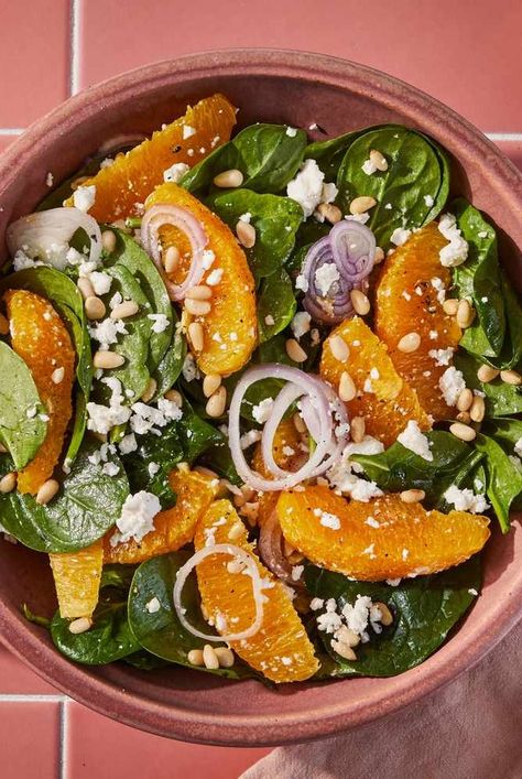 This bright spinach salad, with sweet notes from the fresh orange segments and briny feta cheese, is sure to make it into your regular rotation for an easy lunch or side salad for dinner Green Salad Recipes Healthy, Ww Salads, Healthy Eating Menu, Orange Salad Recipes, Dressings Recipes, Simple Spinach Salad, Salad For Dinner, Spinach Salad Recipes, Mediterranean Diet Meal Plan