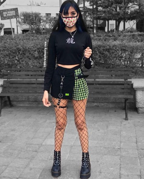 Emo Girl Outfits, Strange Fashion, Green Grunge, Fit Checks, Outfit Boards, Dark Academy, Emo Girl, Kawaii Cosplay, Weird Fashion