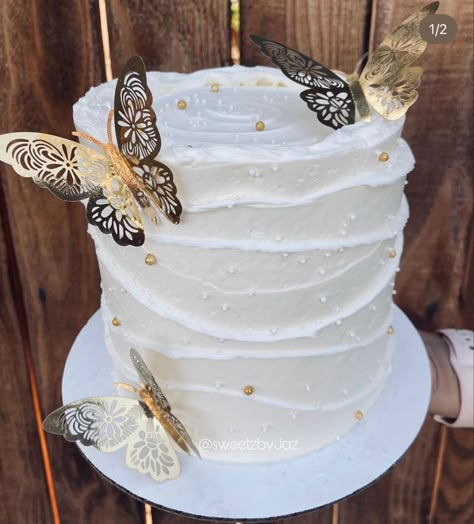 White Cake With Gold Butterflies, Gold Butterfly Cake, White And Gold Cake, White Layer Cake, Gold And White Cake, Spiderman Cake Topper, Holy Communion Cakes, Butterfly Birthday Cakes, Cake Filling Recipes