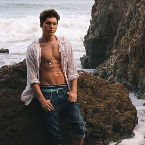 #PaulButcher Paul Butcher, Shirtless Guys, Not Me, Shirtless Men, Hottest Celebrities, Just Me, Profile Picture, Celebrities, How To Wear