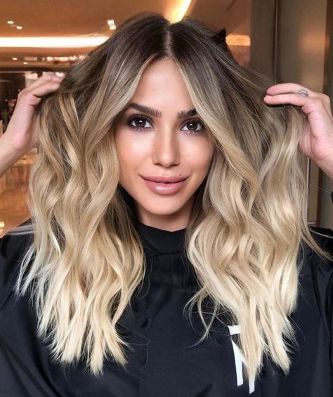 Shaded Roots Blonde Hair, Dark Roots Blonde Hair With Bangs, Ombre Hair Color For Blondes Dark Roots, Champagne Blonde Hair Balayage Dark Roots, Root Melt Black To Blonde, Root Smudge Blonde Dark Roots, Dark Blond To Light Blond, Darker Root Blonde Hair, Cream Blonde Hair Dark Roots