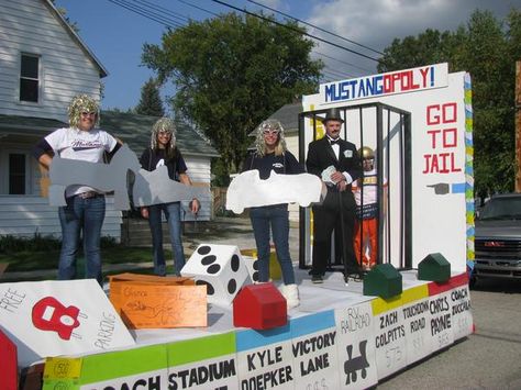 Embedded image Homecoming Hallways, Parade Float Ideas, Board Game Themes, Homecoming Floats, Homecoming Themes, Mason Jar Christmas Gifts, Homecoming Parade, Boat Parade, Homecoming Ideas