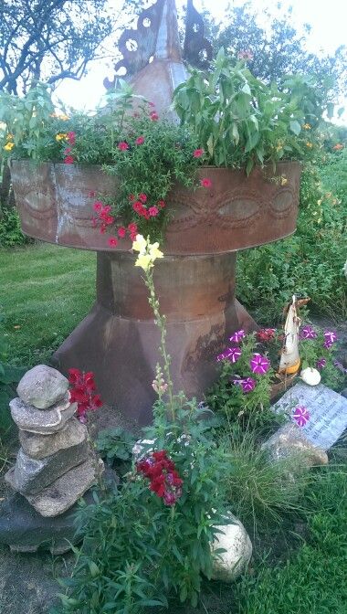 Hawk Valley Garden-- old cupola I made into planter Cupola Garden Ideas, Cupola In Garden, Cupola Ideas Decor, Exterior Wall Ideas, Cupola Ideas, Organization Small Space, Barn Cupola, Coastal Eclectic, Country Yard