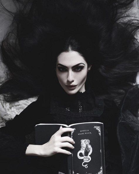 Occultophiliac Segovia Amil, Yennefer Of Vengerberg, Witch Aesthetic, Witchy Woman, Gothic Beauty, Gothic Girls, Dark Photography, Dark Beauty, 인물 사진