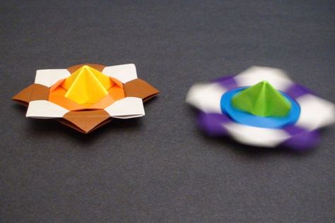 How to Make a Paper Spinning Top (Modular Action Origami) - TCGames [HD]! Origami Spinning Top, Origami Fidget Toys Step By Step, Action Origami, Origami Top, Easy Kid Crafts, Ramdan Mubarak, Snowflakes Diy, Crafts For Beginners, Paper Snowflakes Diy