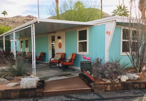 Vintage Mobile Home Patio Desert Mobile Home, Mid Century Mobile Home, Retro Mobile Home, Two Story Mobile Homes, Mobile Home Patio, Trailer Houses, Vintage Mobile Home, Goal 2023, Mobile Home Trailer