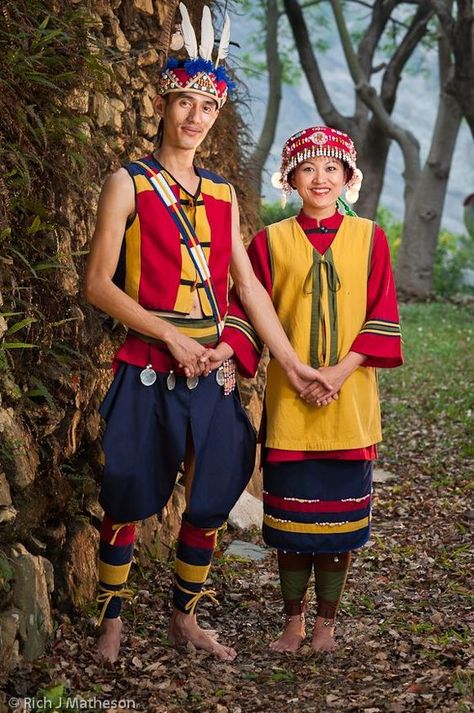 Sakizaya Aboriginal Clothing, Taiwan Culture, Vietnam Costume, Rare Clothing, Diverse People, Aboriginal People, Folk Dresses, Ethnic Dress, Native American Culture