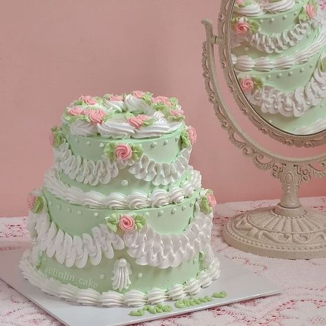 cakesvintage cakesvintage cakes Designvintage cakes ideas,vintage cakes recipevintage cakes stand,vintage cakes aestheticBirthday cakehappy birthday cake ideasbirthday cake ideas baking homecafe vintagecake cake dessert Rome Ideas, Heart Cake Designs, Vintage Cake Decorating, Coquette Party, Vintage Heart Cake, Bolo Vintage, Vintage Birthday Cakes, Pastel Cakes, Vintage Cakes