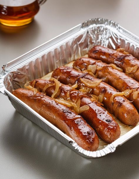 Oven Brats, Cooking Brats, How To Cook Brats, Brats Recipes, Casserole Kitchen, Beef Casseroles, Bratwurst Recipes, Buttery Mashed Potatoes, Beer Brats