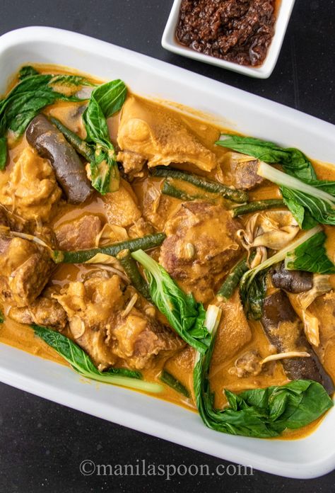 How to Cook the Best Kare-Kare (Filipino Beef Oxtail Stew in Savory Peanut Sauce) - Manila Spoon Best Kare Kare Recipe, Beef Kare Kare, Filipino Kare Kare, Beef Caldereta Recipe Filipino Food, Beef Mami Filipino, Kare Kare Recipe, Kare Kare Recipe Philippines Oxtail Stew, Bagoong Alamang, Beef Oxtail