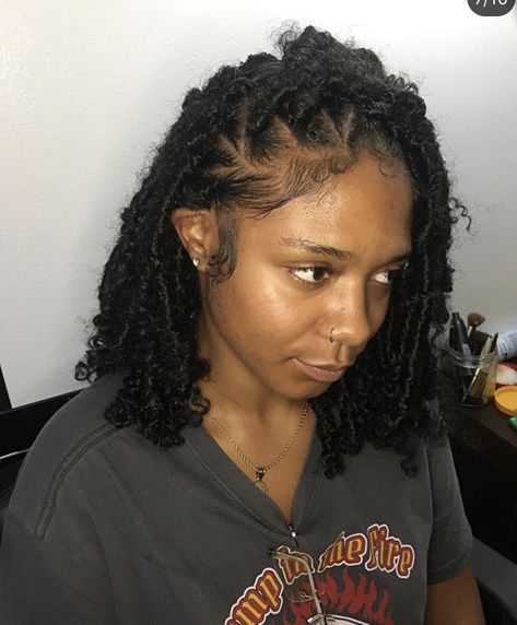 Boho Locs Black Women, Locs Short, Locs Black Women, Curly Faux Locs, Easy Updos For Medium Hair, Office Hairstyles, Boho Locs, Outfit Grunge, Butterfly Locs