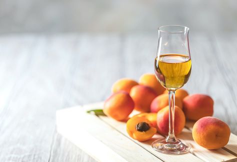 Apricot Brandy, Brandy Cocktails, How To Mix, A Fruit, Pina Colada, Liqueur, Pune, Champagne Flute, Appetizer Recipes