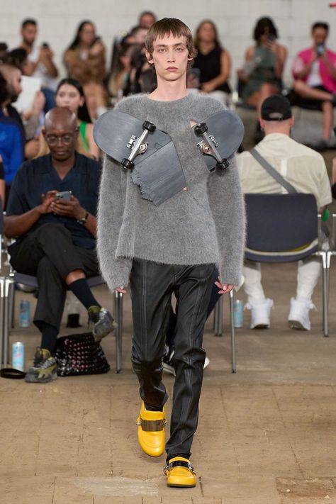 Masc Outfits, Punk Inspiration, J W Anderson, Layering Outfits, Jw Anderson, Vogue Runway, Spring 2023, Runway Collection, Fashion Show Collection