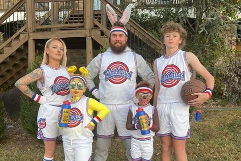 Maci Bookout Channels Space Jam's Toon Squad with Husband Taylor and Her Three Kids on Halloween: 'Killed It' Space Jam Family Halloween Costume, Tune Squad Costume, Toon Squad, Maci Bookout, Epic Halloween Costumes, Spencer Pratt, 14th Wedding Anniversary, Happy Pumpkin, Pumpkin Costume