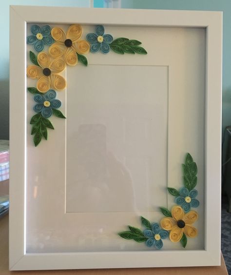 Picture frame. Quilled Frames, Quilling Photo Frames, Diy Quilling Crafts, Frame Flower, Paper Quilling Flowers, Paper Quilling Cards, Paper Quilling Jewelry, Quilling Work, Paper Quilling Patterns