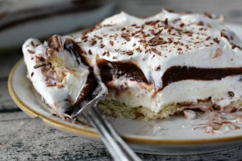 Chocolate Cream Layered Dessert – Layers of Yumminess - My Recipe Magic #sweet  #yummy #easy #delicious Striped Delight, Possum Pie, Potluck Dessert, Joy Cookies, Elaborate Cakes, Layered Dessert, Count Calories, Potluck Desserts, Impressive Desserts