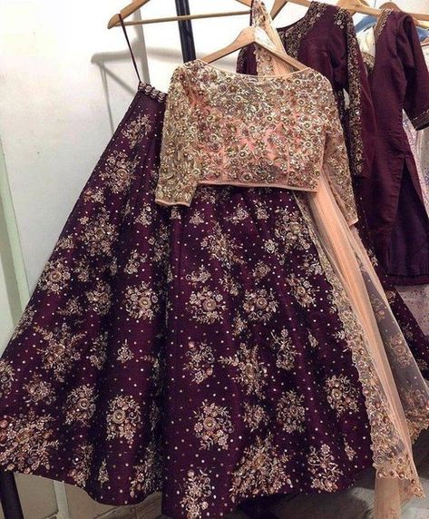 Desi Wedding Dresses, Wedding Lehenga Designs, Latest Bridal Dresses, Designer Bridal Lehenga, Pakistani Wedding Outfits, Pakistani Fancy Dresses, Bridal Dress Fashion, Indian Bridal Dress, Ghagra Choli