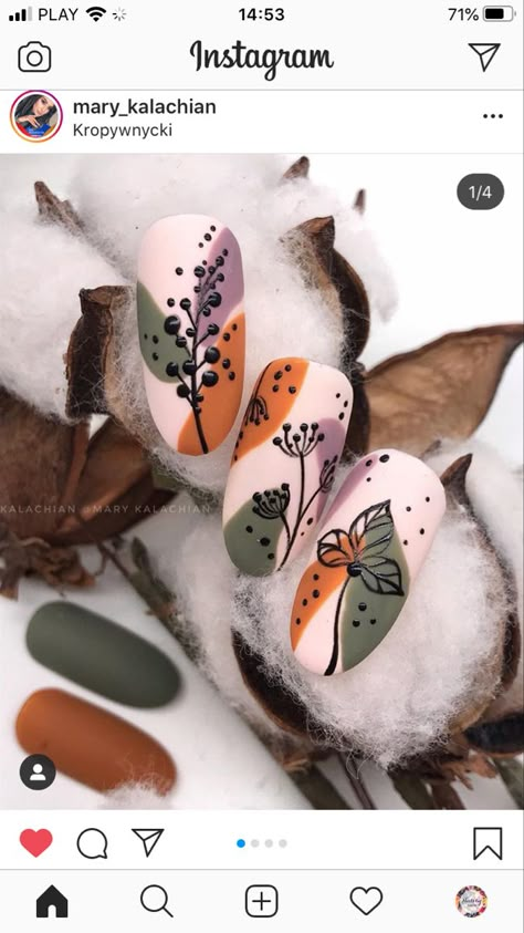 Fall Watercolor Nail Art, Fall Floral Nails, Autumn Nails Leave, Fall Stamping Nails, Fall Nails Pumkin, Pumpkin And Fall Leaves Nails, Autumn Fox Nail Art, Fail Nails, Diamond Nail Art