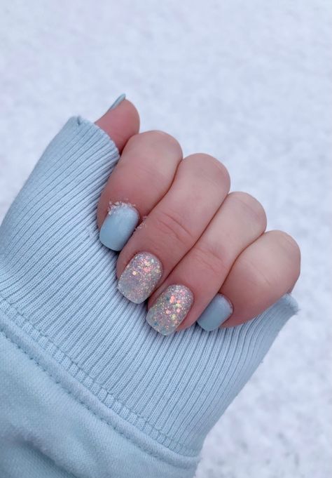 January Nail Designs Dip Powder, Winter Nails Powder Dip, Dip Polish Ideas, Dip Powder Nails For December, Dip Nails Inspiration, Winter Dipped Nails Ideas, Winter Nails Dip Powder, Winter Dip Nails Short, Cute Dip Nail Designs