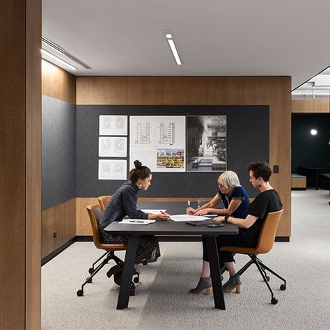 Norton Rose Fulbright Offices - Sydney | Office Snapshots Matte Black Table, Australian Interior, Australian Interior Design, Studio Interior Design, Interior Design Awards, Study Nook, Office Inspo, Australian Architecture, Workplace Design