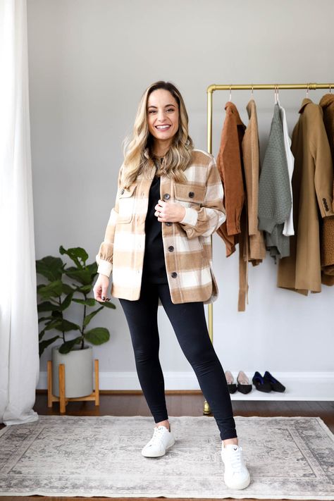 Ways to Wear a Shacket - Pumps & Push Ups Shaket Jacket Outfit, Shacket Outfit Ideas, Shacket Outfit Women, Fall Jackets Outfit, Outfits Leggins, Modest Winter Outfits, Shacket Outfit, Petite Style, Push Ups