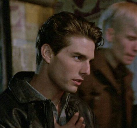 Cocktail 1988, Tom Cruise Hot, 90s Men, Boys Fits, Aesthetic Guys, Good Movies To Watch, Hot Actors, Tom Cruise, Male Face