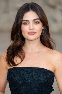 Lucy Hale Hair, Latest Hair Color, Hair Color Caramel, Pretty Hair Color, Lucy Hale, Rose Hair, Hair Colorist, Fall Hair Color, Spring Summer 2024