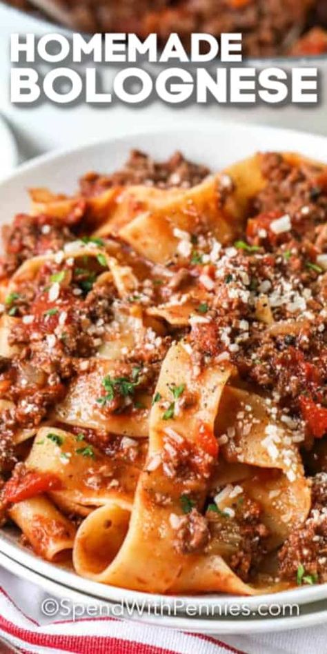 This easy bolognese recipe is made with a combination of beef and pork for a flavorful weeknight meal!  This sauce is also perfect for the freezer to enjoy any time! #spendwithpennies #bolognese #pastasauce #pasta #weeknightmeal #meatsauce #saucerecipe Best Bolognese Recipe, Agree Shampoo, Bolognese Recipes, Greek Soup, Tiramisu Cups, Homemade Bolognese Sauce, Homemade Bolognese, Sauce Bolognaise, Beef And Pork