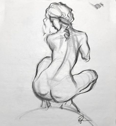 Figure Sketching3 Charcoal sketch of a crouching figure from behind, showcasing detailed shadows and musculature. | Sky Rye Design Drawing Tips For Beginners, Body Image Art, Drawing Female Body, Human Figure Sketches, Human Anatomy Drawing, Human Figure Drawing, Charcoal Sketch, Human Anatomy Art, Anatomy Sketches