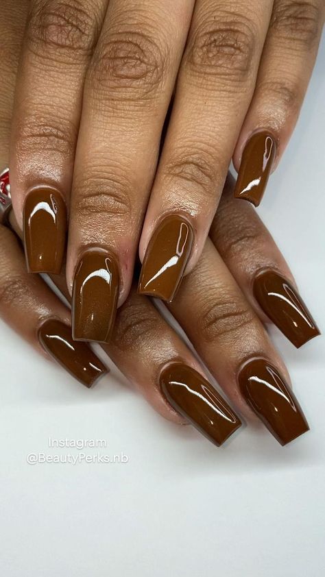 Square Chocolate Brown Shiny Acrylic Nails 🤎 | Brown nails, Brown acrylic nails, Short square acrylic nails Acrylic Nails Brown, Brown Acrylic Nails, Nails Brown, Simple Gel Nails, Simple Acrylic Nails, Short Square Acrylic Nails, Brown Nails, Girls Nails, Square Acrylic Nails