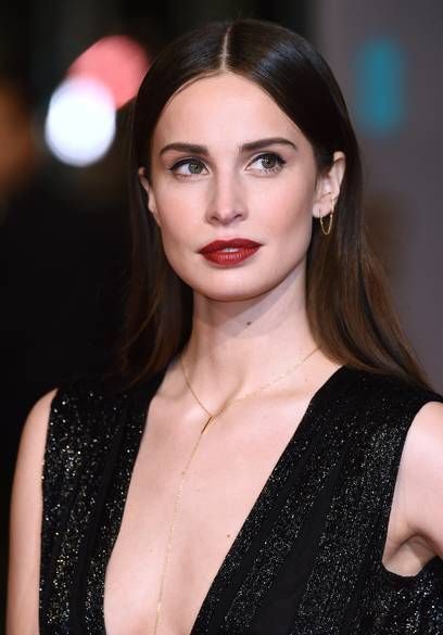 Heida Reed, Red Carpet Jewelry, Pin Up Makeup, 19 February, The Vampires Wife, Classy Makeup, Retro Makeup, Beauty Inspo, Aidan Turner