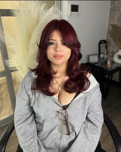 insta @karedoeshair Dark Red Hair No Bleach, Dark Red Hair Blue Eyes, Dark Red Wine Hair, Hair Color For Dark Brown Eyes, Dark Purple Red Hair, Red Hair No Bleach, Dark Cherry Red Hair, Purple Burgundy Hair, Dark Cherry Hair