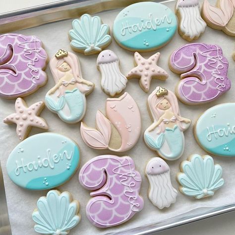 Mermaid Cookies Royal Icing, Mermaid Cookies Decorated, Mermaid Birthday Cookies, Mermaid Tail Cookies, Mermaid Sugar Cookies, Ocean Cookies, Seashell Cookies, Sea Cookies, Kids Cookies