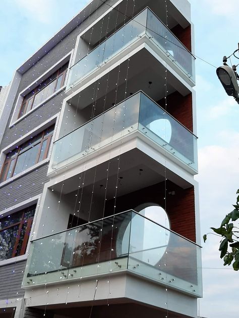 Modern & Latest Balcony Glass Railing Design | Decorate Your Balcony Like This | Home Decor Ideas Balcony Glass Railing Design, Glass Railing Design, Steel Stair Railing, Iron Stairs, Glass Handrail, Balcony Glass Design, Steel Railing Design, Grill Gate, Grill Gate Design