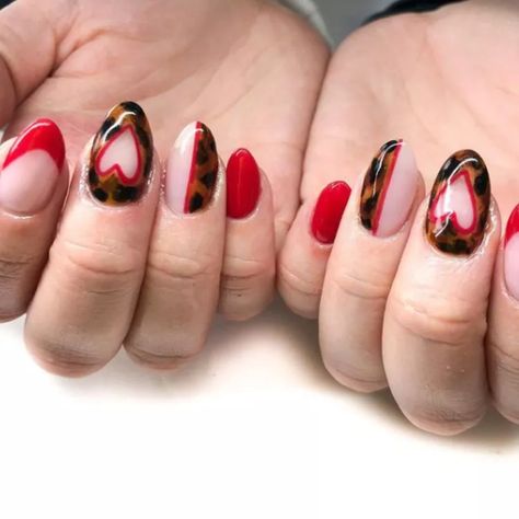 Tortoise Shell Nails, Tortoise Shell Print, Shell Nails, Chic Manicure, Blue French Tips, Easy Diy Hacks, Black French Tips, Red Polish, Nail Tape