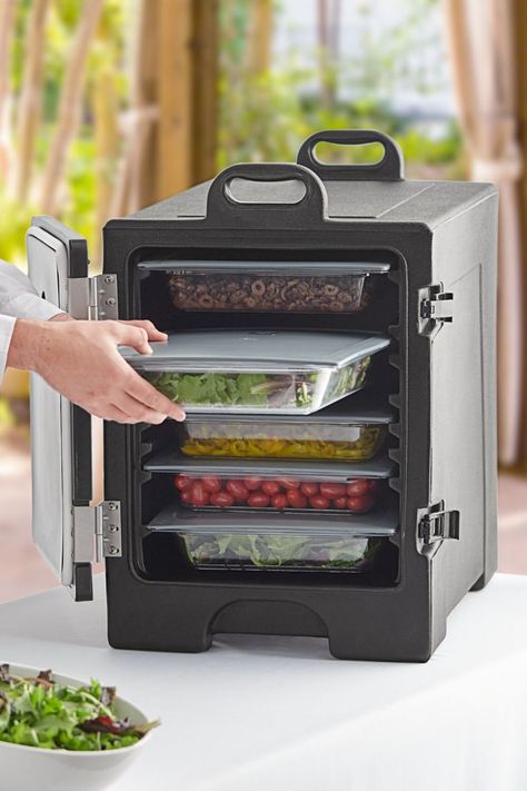 Person using food pan carrier for catering. Catering Food Displays, Food Carrier, Catering Supplies, Box Food, Catering Events, Cold Dishes, Food Displays, Catering Food, Foam Insulation