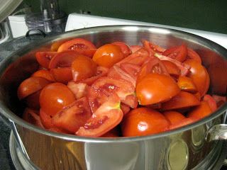 Steam juicer to make tomato juice Homemade Tomato Juice, Steam Juicer, Homemade Smoothies Recipes, Can Tomatoes, Italian Tomato Sauce, Ketchup Recipe, Fruit Smoothie Recipes Healthy, Fermentation Recipes, Aglio Olio