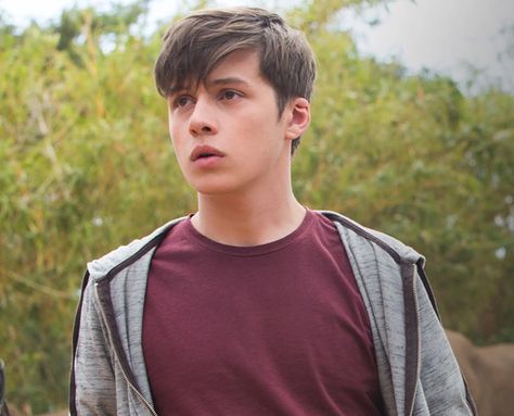 Nick Robinson Jurassic World, Mitchell Aesthetic, Zach Mitchell, Ben Parish, Simon Spier, Hunger Games Book, Fossil Creek, The Hunger Games Book, Lukas Urkijo