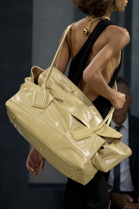 Milan Fashion Week Spring 2020, Fashion Week Spring 2020, Genuine Leather Totes, Designer Shoulder Bags, Big Bags, Backpack Bag, Shopper Tote, Fashion Killa, Milan Fashion