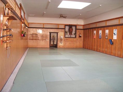 Taekwondo Studio, Dojang Design, Dojo Decor, Japanese Dojo, Dojo Design, Dojo Ideas, Arts Quotes, Karate Dojo, Japanese Home Design