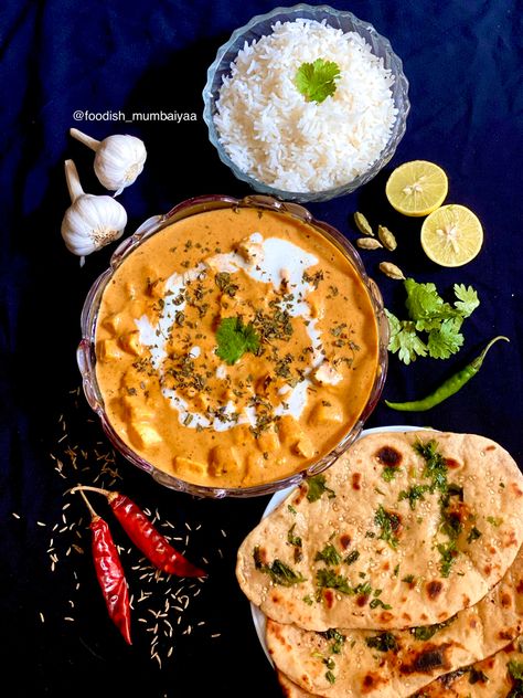 Paneer Butter Masala With Naan, Naan And Paneer Butter Masala, Whole Wheat Naan, Butter Paneer, Paneer Butter Masala, Butter Masala, Food Indian, Tasty Vegetarian Recipes, Naan Bread