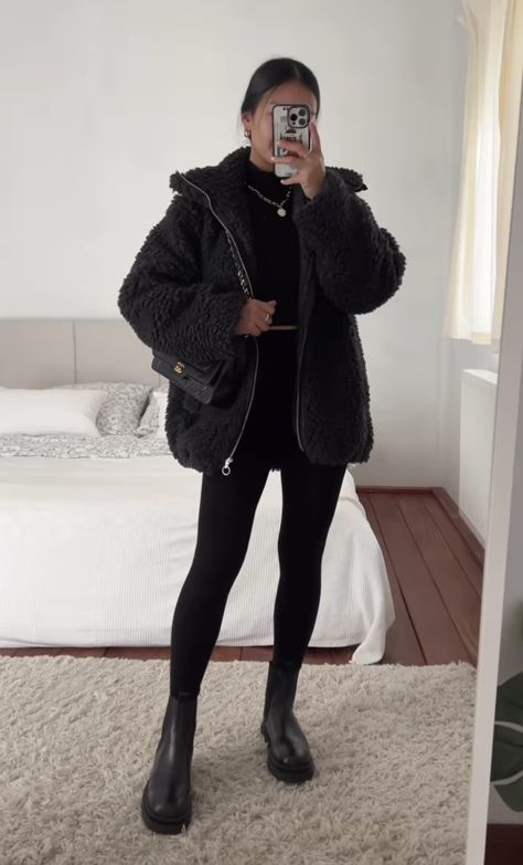 Black Fluffy Jacket Outfit, Fluffy Jacket Outfit, Thanya W, Black Fluffy Jacket, Jacket Fluffy, Outfit Aesthetics, Fluffy Jacket, Cold Outfits, Baddie Quotes