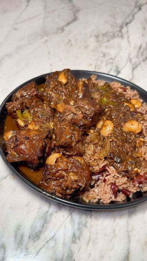 Oxtails And Gravy Recipe, Oxtail Recipes Easy, Rice And Peas Recipe, Can Butter, Salt Beef, Jamaican Oxtail, Oxtail Recipes, Veal Recipes, Scotch Bonnet Pepper