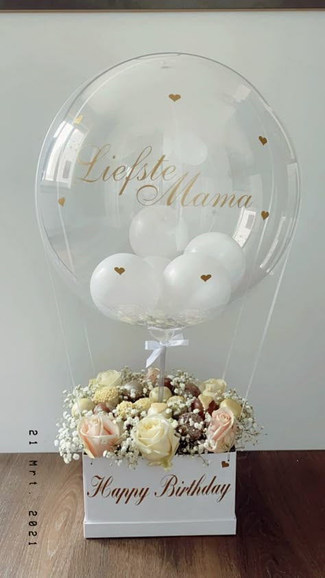 Mothers Day Bobo Balloon, Box With Roses And Chocolate, Balloon Box Ideas, Bubble Balloon Ideas, Bobo Balloon Bouquet, Bobo Balloon Ideas, Birthday Balloon Bouquet, Bobo Balloons, Clear Balloon