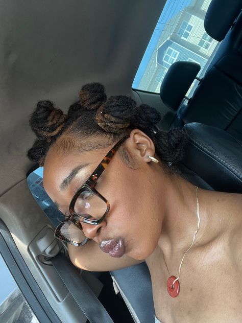 Bantu knots for the loc girlies Loc Flower Bun, Loc Bantu Knot Styles, Bantu Knots Locs Hairstyles, Bantu Knots With Locs, Locs Bantu Knots, Bantu Knots Locs, Loc Bantu Knots, Bantu Knots On Locs, Loc Knots