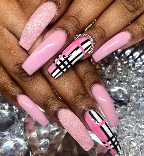 Spirit Nails, Coral Nails With Design, Pink Black Nails, Burberry Nails, Plaid Nail Designs, Acrylic Nail Designs Coffin, Multicolored Nails, Wow Nails, Plaid Nails