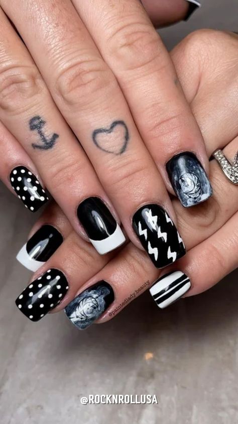 Nail Design / Punk Nails!! Do You Like Anything Related To RockNroll You Must Follow This Account; Daily Uploads About Rockstars, Rock Music, Fashion Trends, Vinyl, Quotes, Covers And Much More 🤟🤟😍 Music Nails, Nail Art Designs For Beginners, Rock Nails, Nail 2023, Easy Nail Art Designs, Art Designs Ideas, Punk Nails, Vinyl Quotes, Design Nail